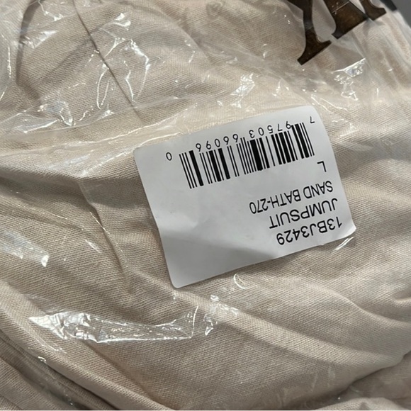 BLANK NYC Linen Jumpsuit with Belt, Comfortable and Elegant Trous - Picture 10 of 11